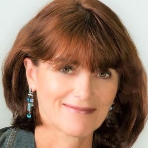 Meet your Posher, Della